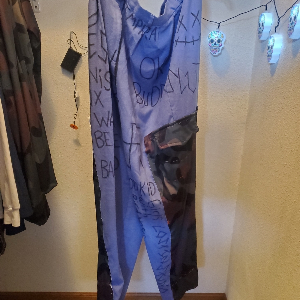 Dress pants (shipping fee) turn inside out and wash on delicates just in case